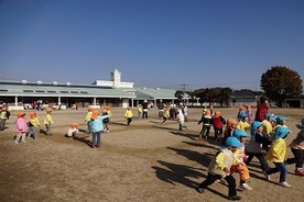 小学校の運動会を写真で写した様子